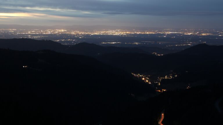 Dieses Bild zeigt eine Webcam-Aufnahme vom Achertal, aufgenommen am Mittwoch, den 29.01.2025 um 18:10 Uhr. Die Temperatur betrug 1.9°C.