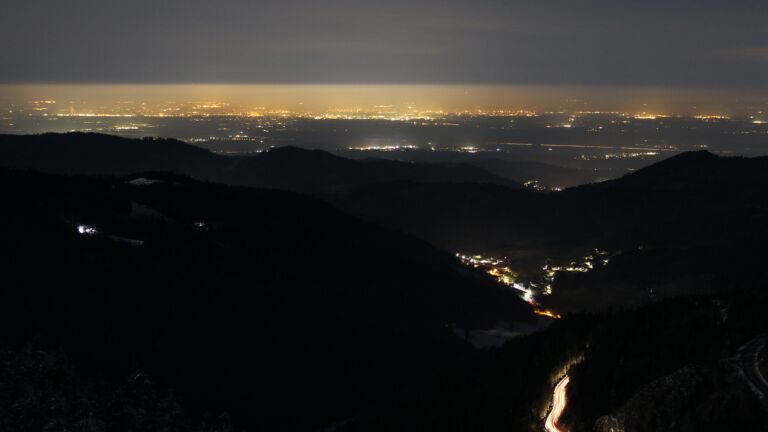 Dieses Bild zeigt eine Webcam-Aufnahme vom Achertal, aufgenommen am Mittwoch, den 19.02.2025 um 04:30 Uhr. Die Temperatur betrug -3.2°C.