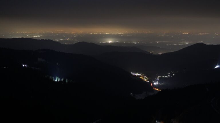 Dieses Bild zeigt eine Webcam-Aufnahme vom Achertal, aufgenommen am Donnerstag, den 20.02.2025 um 06:00 Uhr. Die Temperatur betrug 5.2°C.