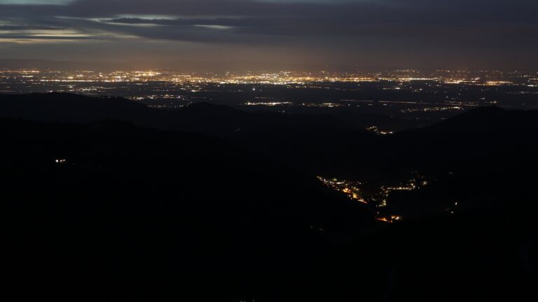 Dieses Bild zeigt eine Webcam-Aufnahme vom Achertal, aufgenommen am Mittwoch, den 29.01.2025 um 18:20 Uhr. Die Temperatur betrug 1.9°C.