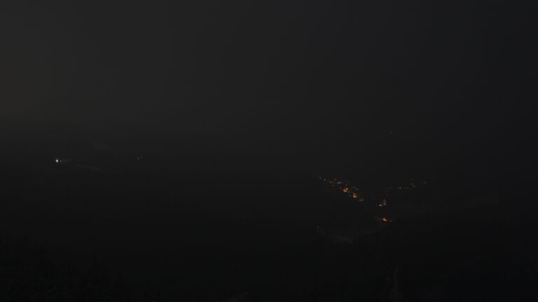 Dieses Bild zeigt eine Webcam-Aufnahme vom Achertal, aufgenommen am Samstag, den 15.02.2025 um 06:30 Uhr. Die Temperatur betrug -7.1°C.