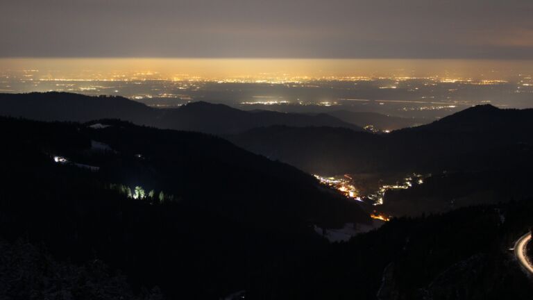 Dieses Bild zeigt eine Webcam-Aufnahme vom Achertal, aufgenommen am Mittwoch, den 19.02.2025 um 06:10 Uhr. Die Temperatur betrug -3.9°C.