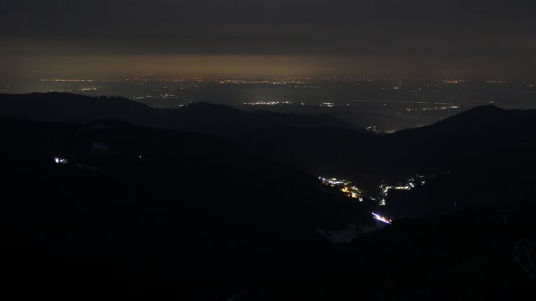 Dieses Bild zeigt eine Webcam-Aufnahme vom Achertal, aufgenommen am Donnerstag, den 20.02.2025 um 04:00 Uhr. Die Temperatur betrug 4.3°C.