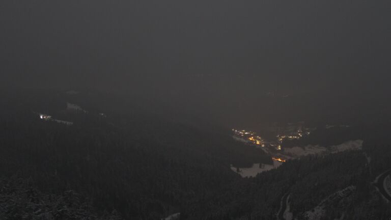 Dieses Bild zeigt eine Webcam-Aufnahme vom Achertal, aufgenommen am Samstag, den 15.02.2025 um 04:00 Uhr. Die Temperatur betrug -6.9°C.