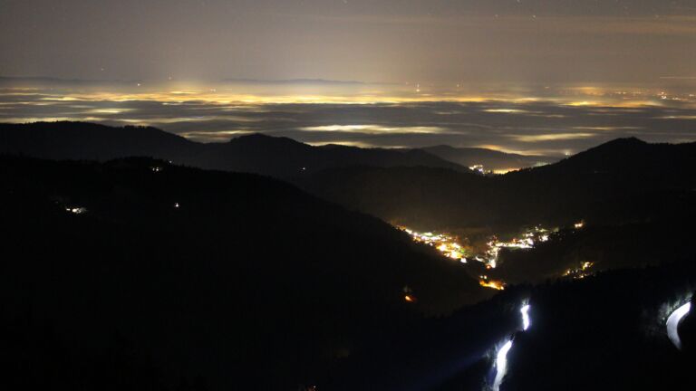 Dieses Bild zeigt eine Webcam-Aufnahme vom Achertal, aufgenommen am Freitag, den 29.11.2024 um 23:00 Uhr. Die Temperatur betrug -1.7°C.