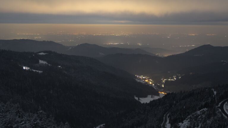 Dieses Bild zeigt eine Webcam-Aufnahme vom Achertal, aufgenommen am Sonntag, den 16.02.2025 um 02:00 Uhr. Die Temperatur betrug -5.3°C.