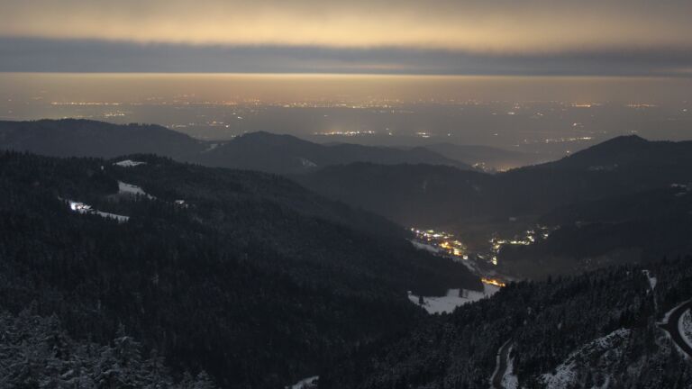 Dieses Bild zeigt eine Webcam-Aufnahme vom Achertal, aufgenommen am Sonntag, den 16.02.2025 um 02:30 Uhr. Die Temperatur betrug -4.8°C.