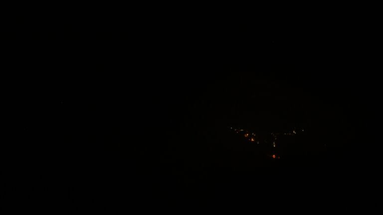 Dieses Bild zeigt eine Webcam-Aufnahme vom Achertal, aufgenommen am Dienstag, den 25.02.2025 um 02:30 Uhr. Die Temperatur betrug 3.6°C.